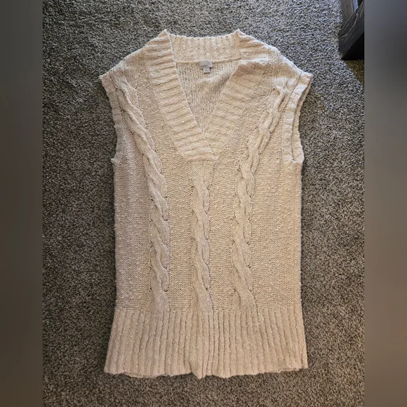 Caslon Cream Cable-Knit V-Neck Sleeveless Sweater - Picture 2 of 3